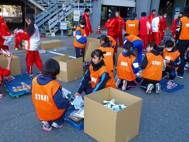 2012年神宮外苑ロードレース　大会を支える方々の写真